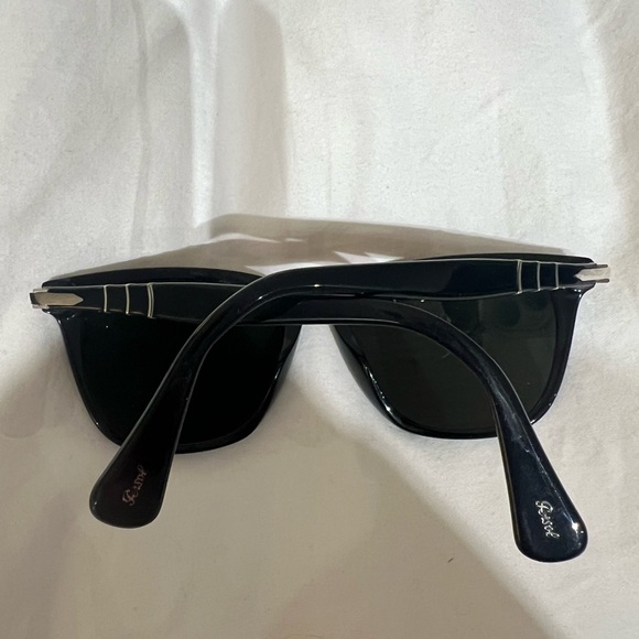 Brand New, never worn, Persol Classic Rectangular Sunglasses- Black - Picture 5 of 6
